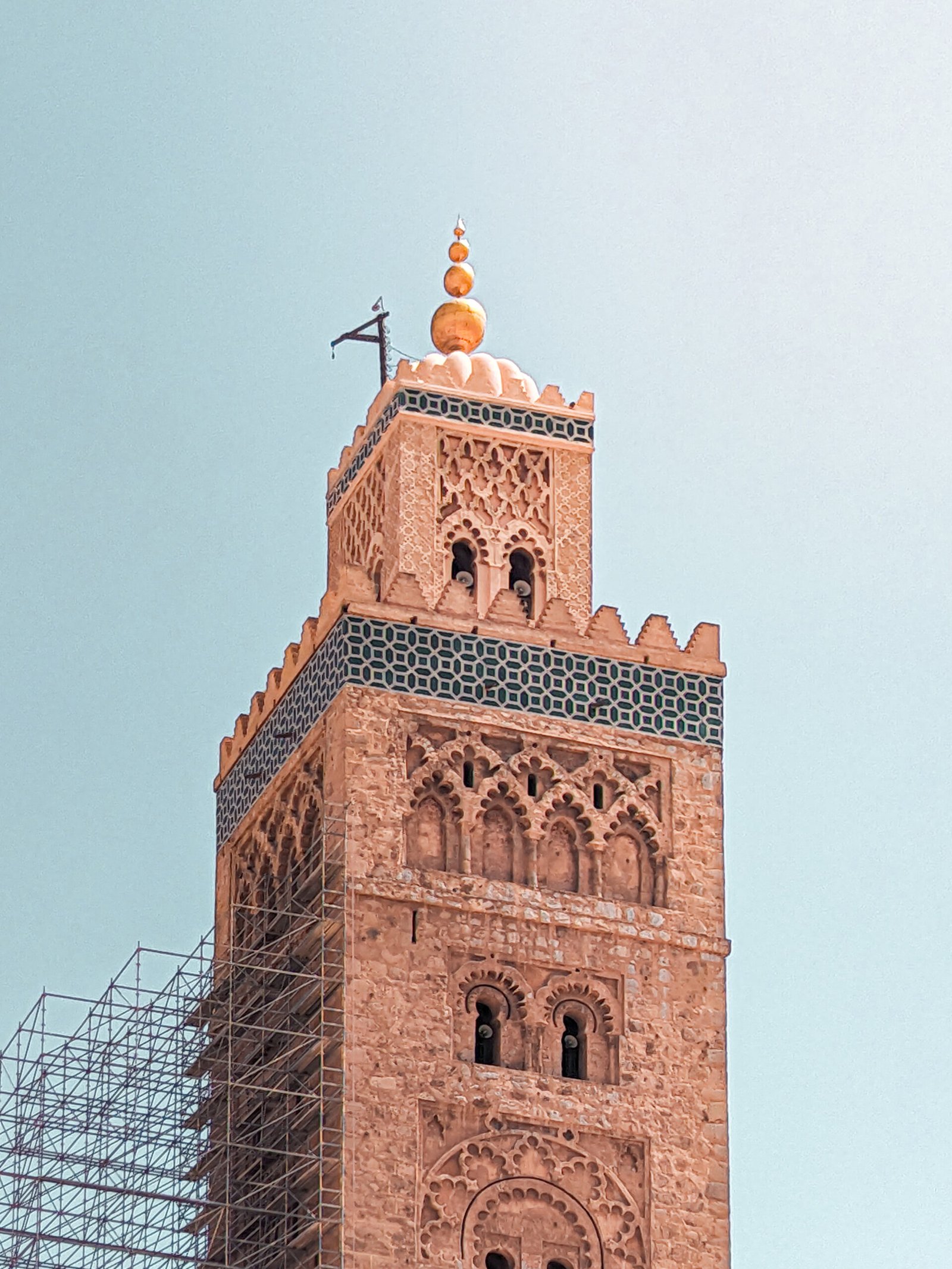 Deep Depth of Field Architecture